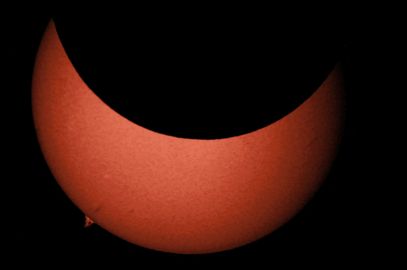 H-Alpha Sonne während partieller Sonnenfinsternis, Sep. 2005